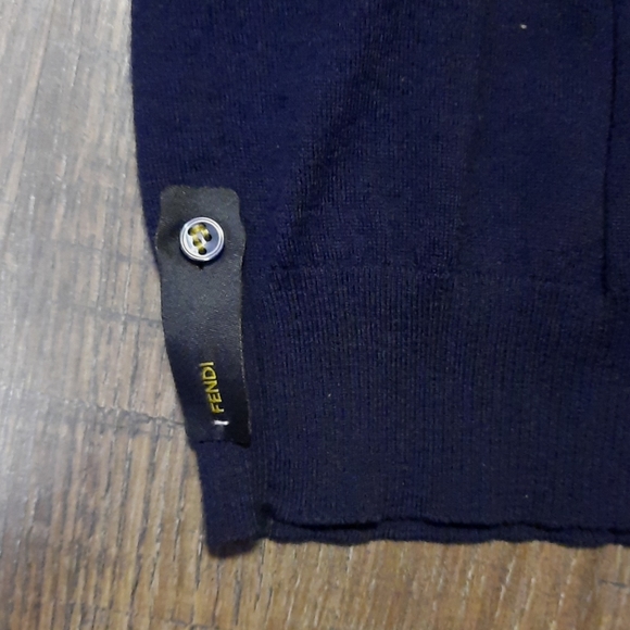 **Like new** Fendi sweater - Picture 3 of 7